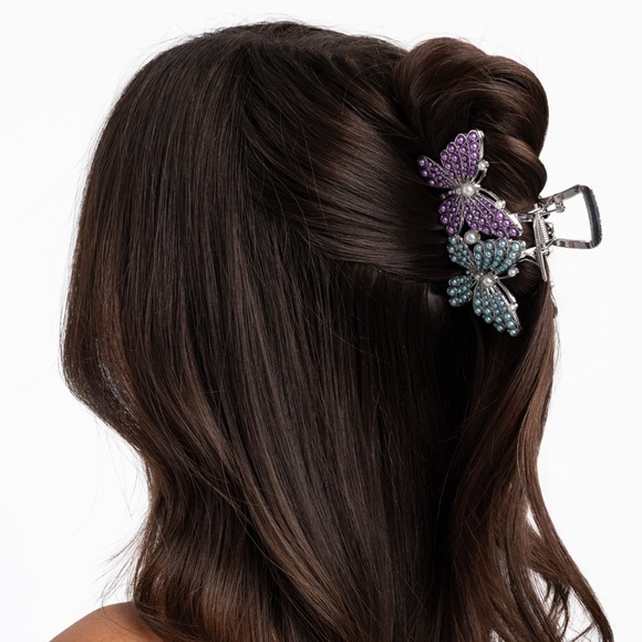 Elegant Silver Butterfly Hair Clip - Picture 2 of 2